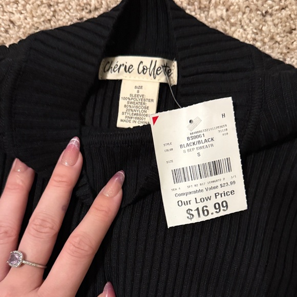 Chic Black Sequin Sleeve Blouse - Picture 4 of 6